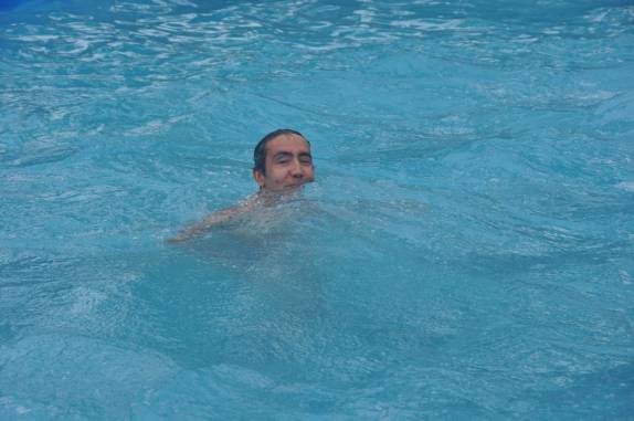 Feliz da vida, depois de ter passado pelo Insano, no Beach Park, em Fortaleza - CE